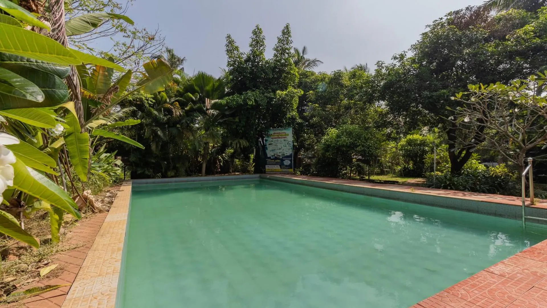 Hotel Sadhoo Heritage Resort